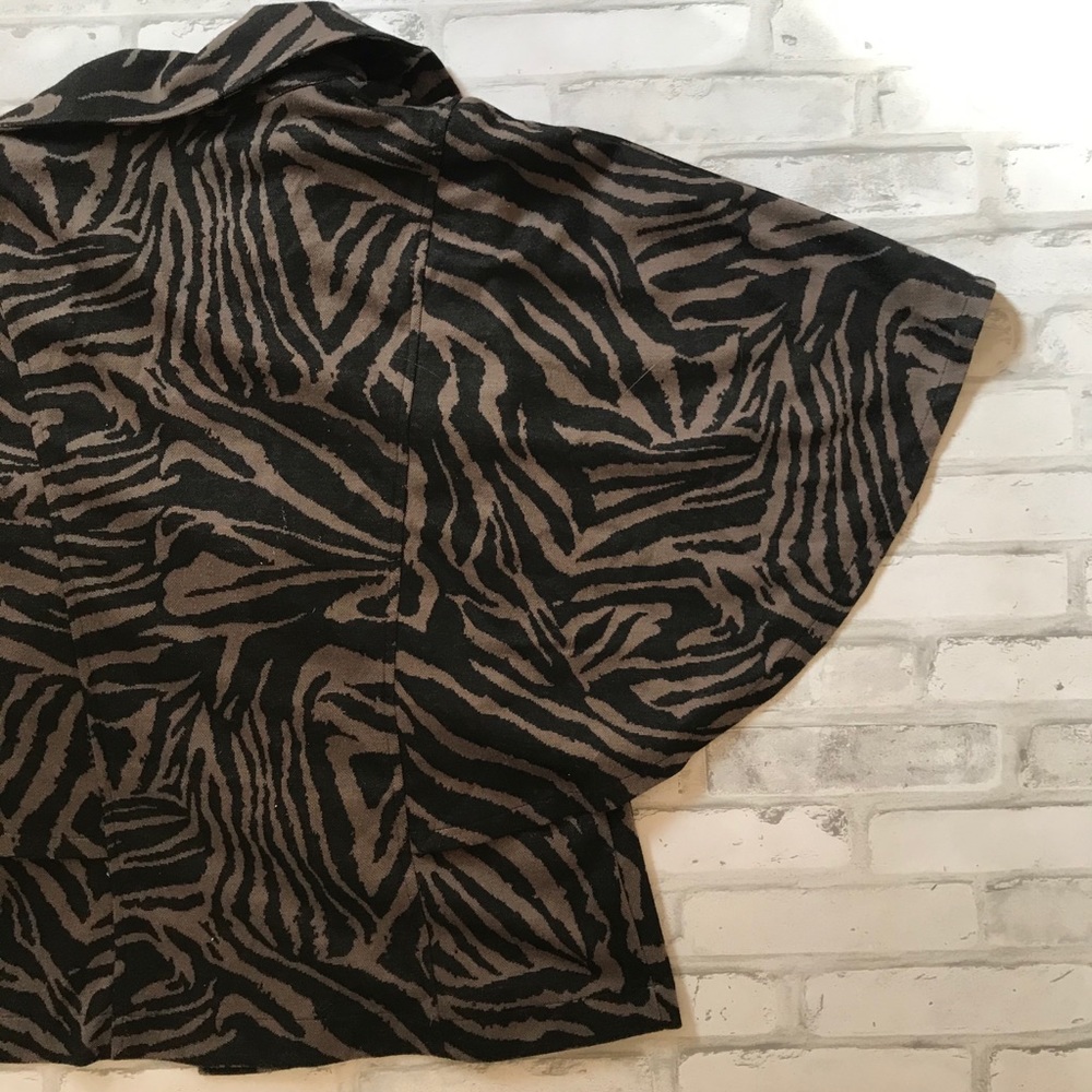 Animal Print Jacket - Picture 4 of 7